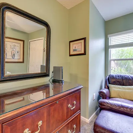 Cheery Condo With Community Pool And Waterslide!
